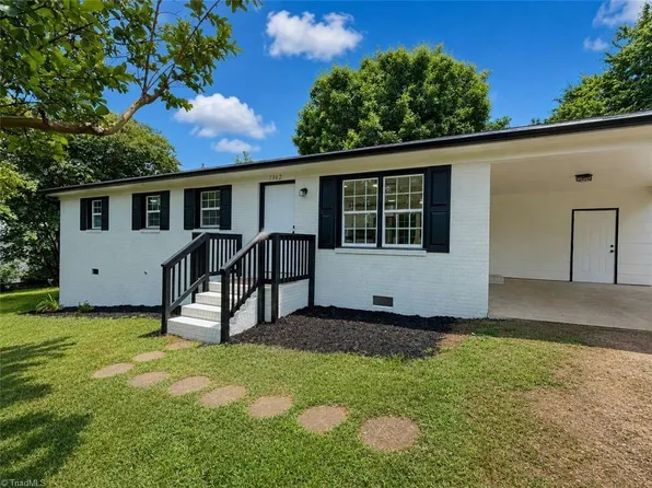 7362 Lansdowne Pl, Thomasville, NC 27360