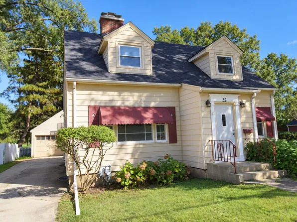 32 S College St, Batavia, IL 60510