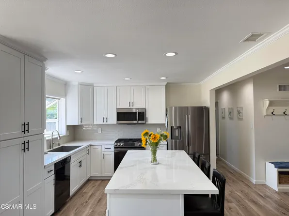 538 Dorena Dr, Thousand Oaks, CA 91320
