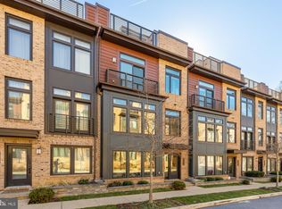 153 Winsome Cir, Bethesda, MD 20814