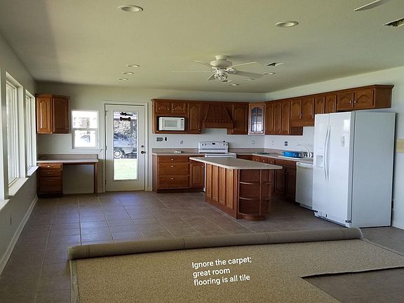 3rd image of 1407 Sonia St