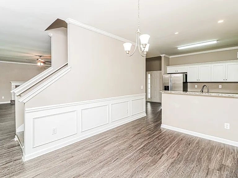 542 Fieldcrest Dr — Photo 10