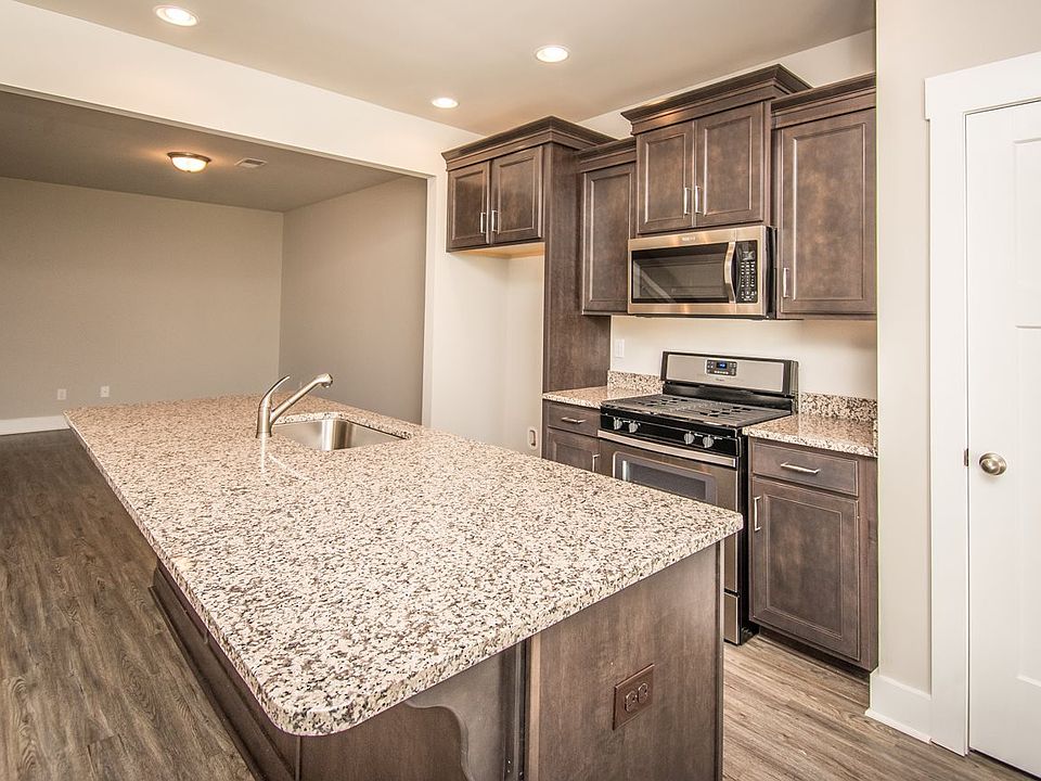1st image of 205 Keaton Ct
