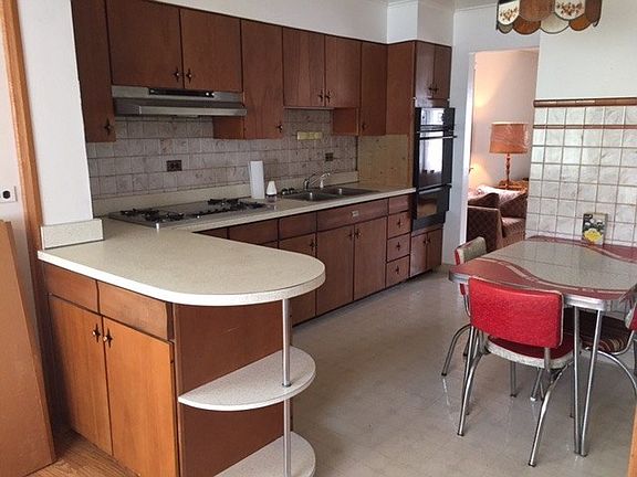 5th image of 2933 Derrough Ave