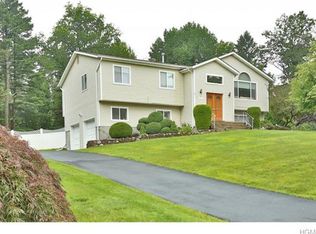 5 Rella Dr, New City, NY 10956