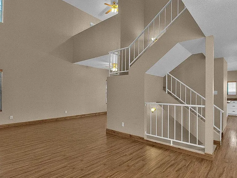 3110 W Baylor Ln — Photo 7