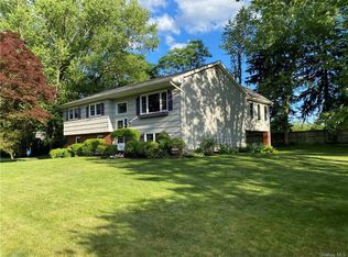 20 Lake Dr, Sparkill, NY 10976