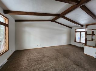 9 Pamela Ct, Appleton, WI 54915