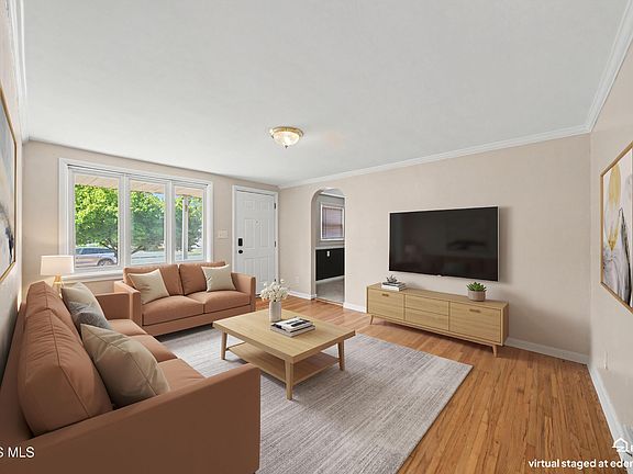 2nd image of 316 Prentiss Ave