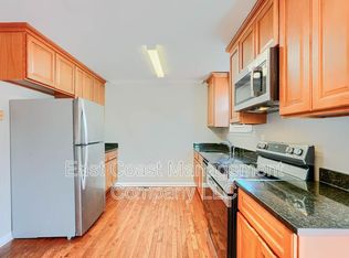 28 Ebbing Ct, Essex, MD 21221