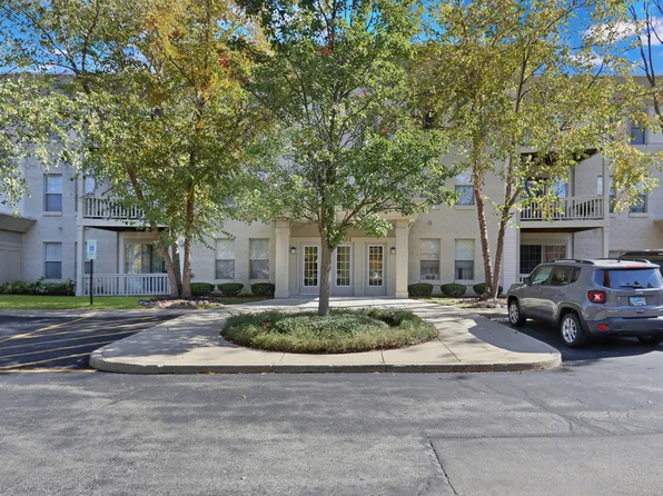 34451 N Old Walnut Cir Unit 203, Gurnee, IL 60031