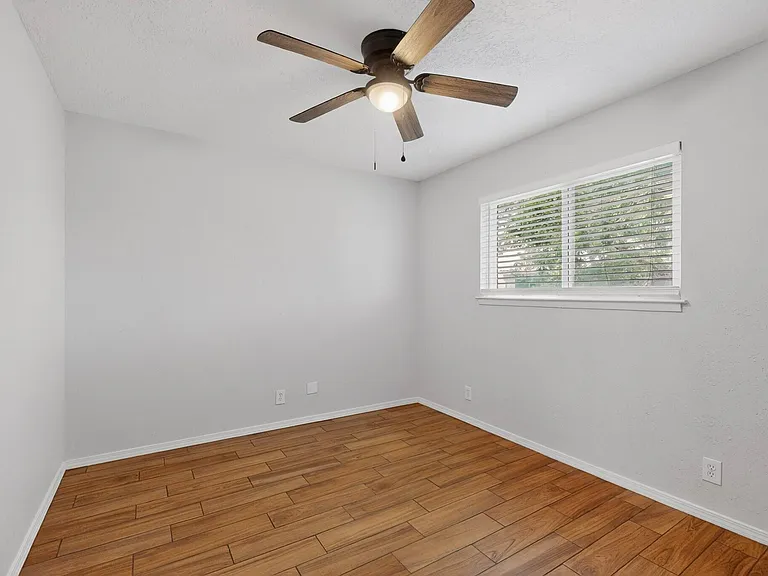 225 Hanosh Ct SE #3 — Photo 13