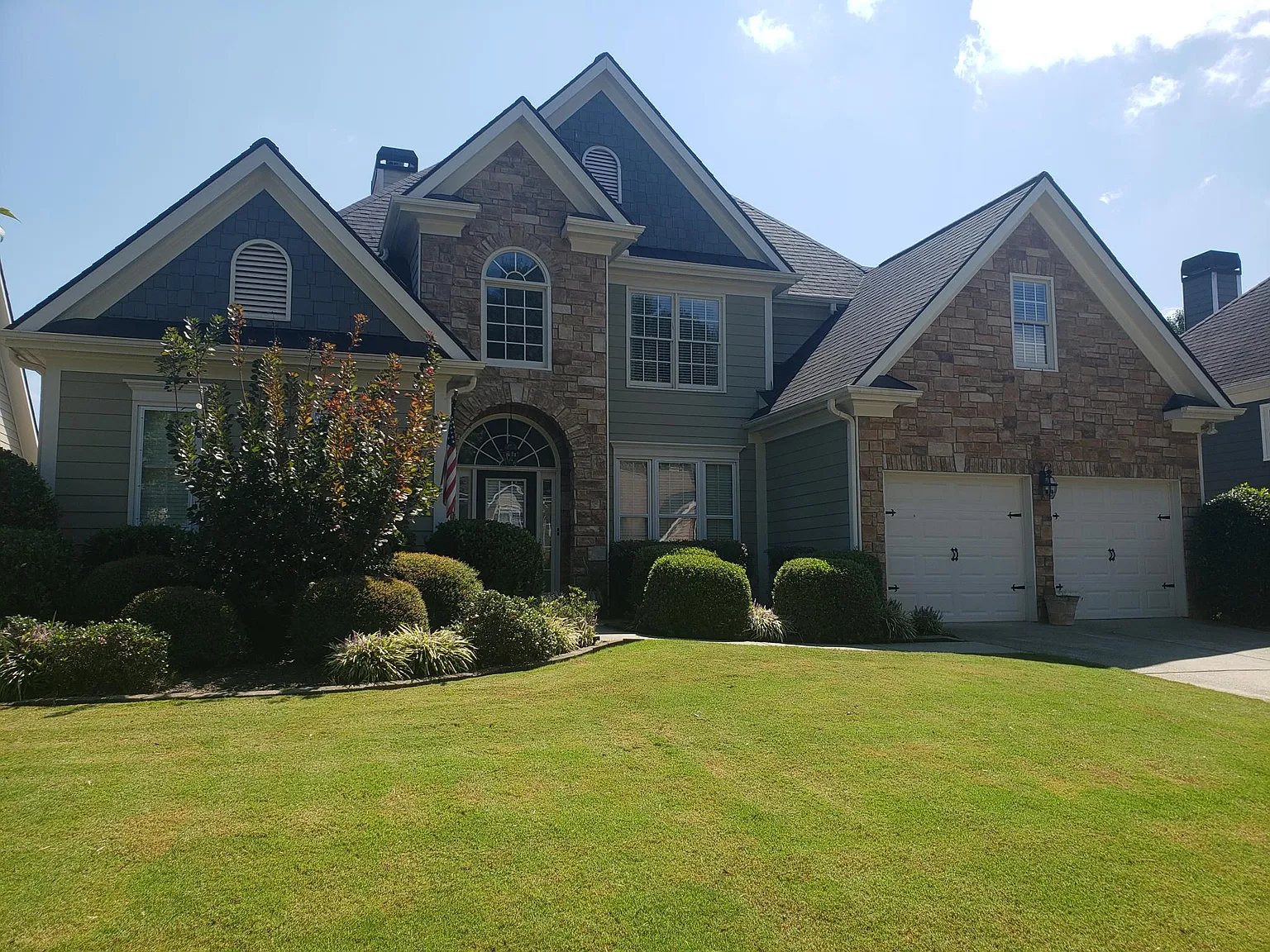 4 bed, 2654 sqft, $3,200 — Photo 2