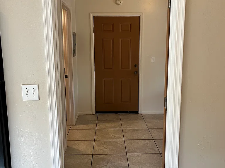1303 W Cedar St — Photo 6