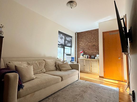 3rd image of 146 E 98th St APT 16