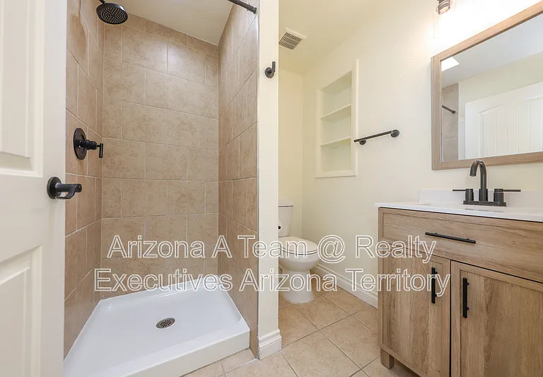 1654 N Rosemont Blvd #1 — Photo 8