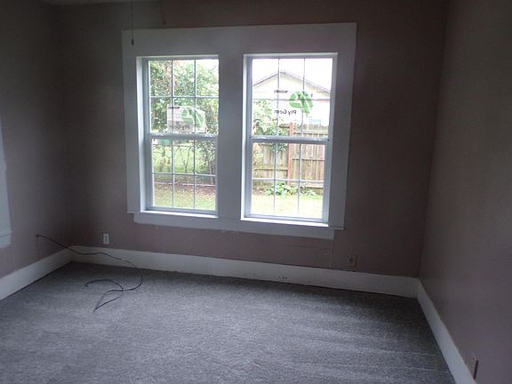 5th image of 403 Bowser St