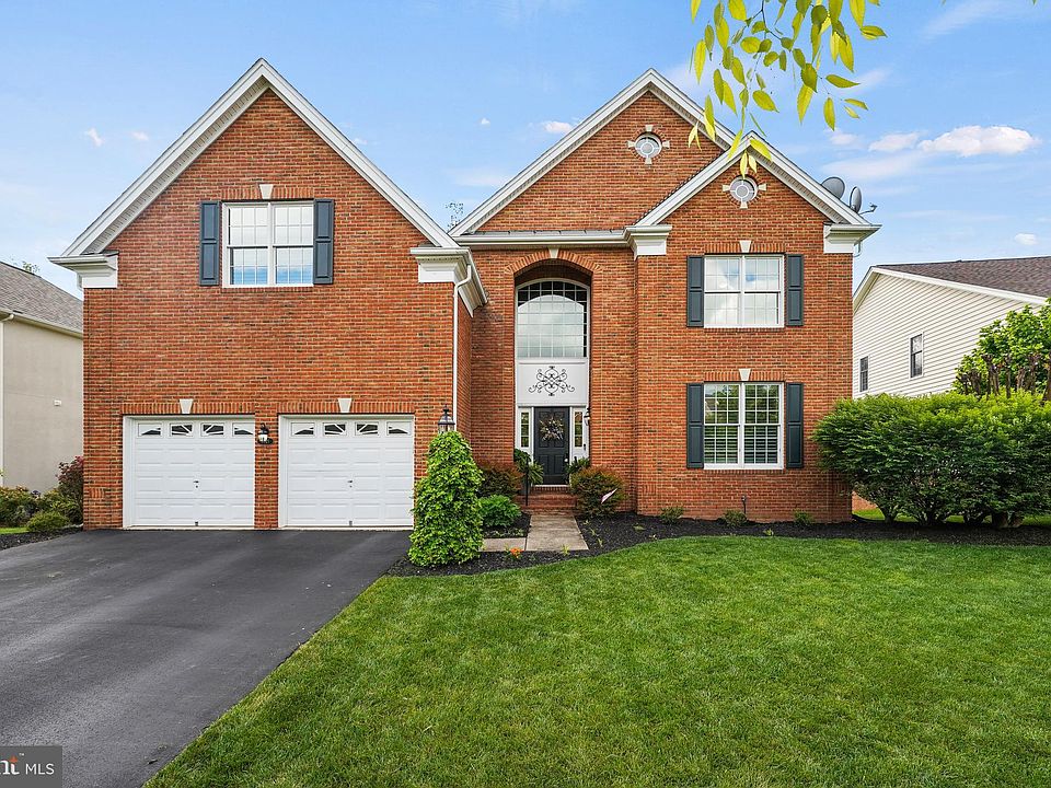 1st image of 5921 Interlachen Ct