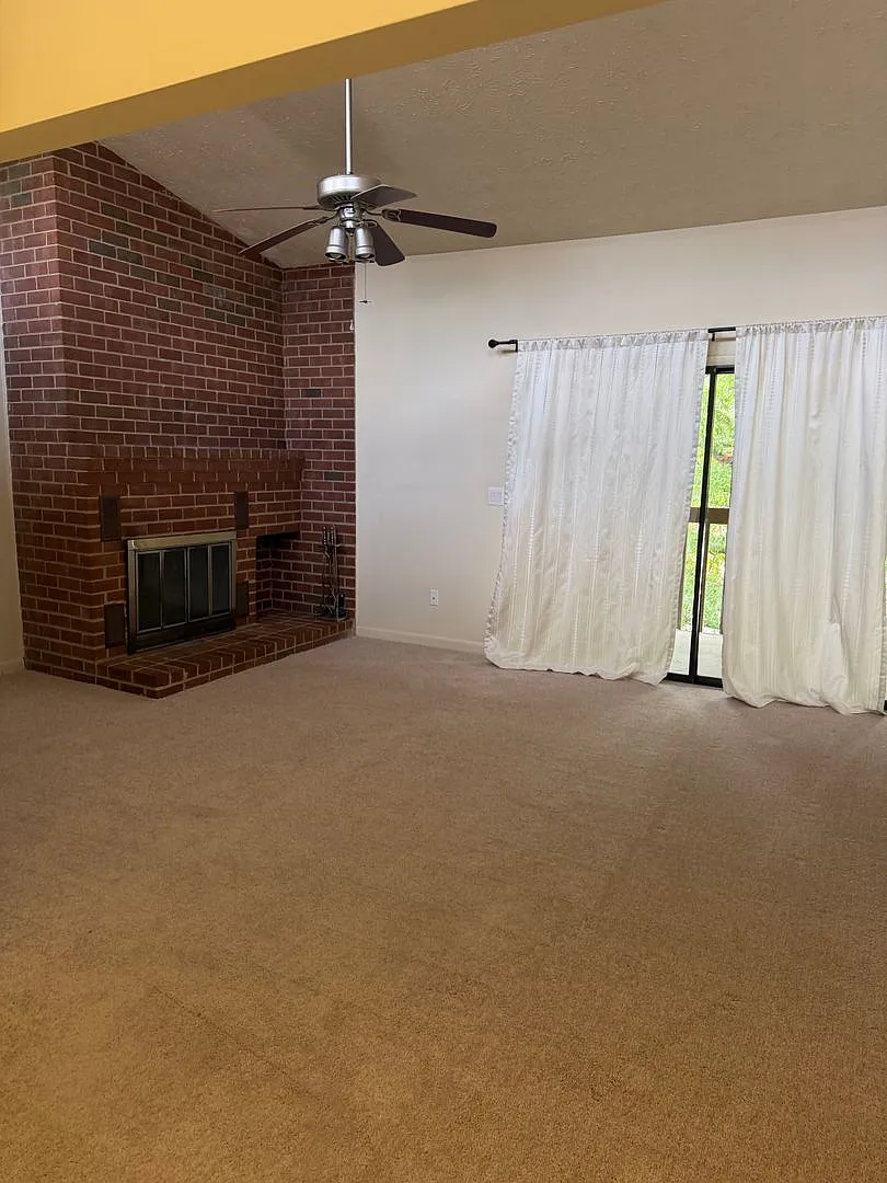 Bright & Spacious 2-Bedroom Condo in Popular Turtle Creek! — Photo 2