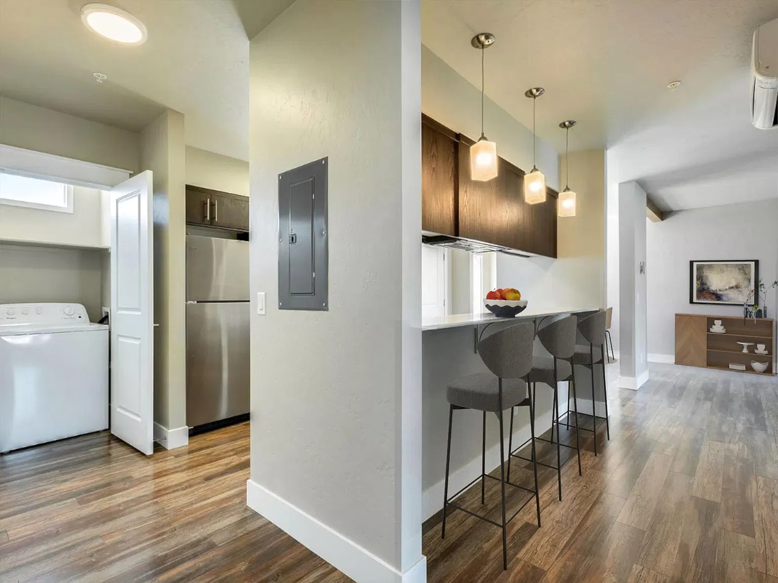 2 bed, 1105 sqft, $1,850 — Photo 3