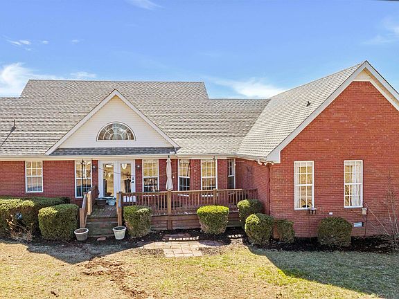 3rd image of 64 Meadows Dr