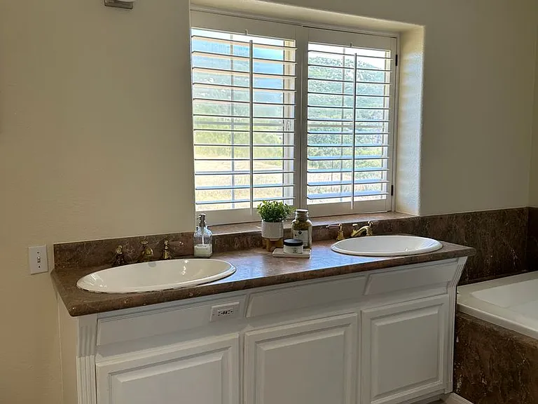 2340 Mount Elena Way — Photo 23