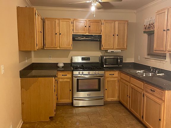 3rd image of 1224 Port St