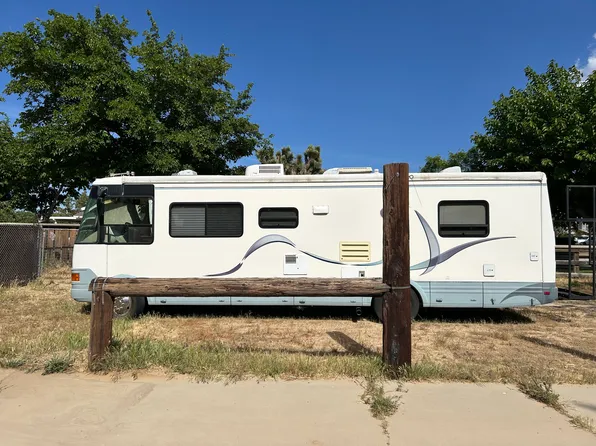 4825 W Avenue K10 #F, Lancaster, CA 93536