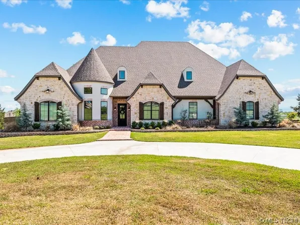 3201 Castle Ct, Durant, OK 74701