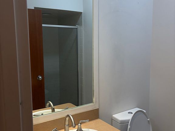 5th image of 407 Washington St Unit 403