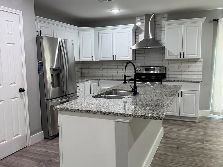 6703 Winfield Rd — Photo 3