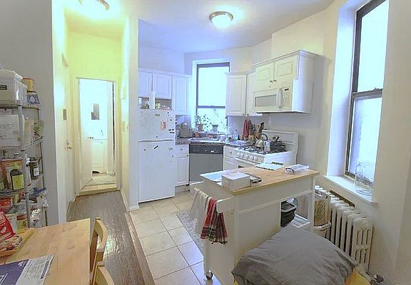 5th image of 844 Amsterdam Ave APT 5N