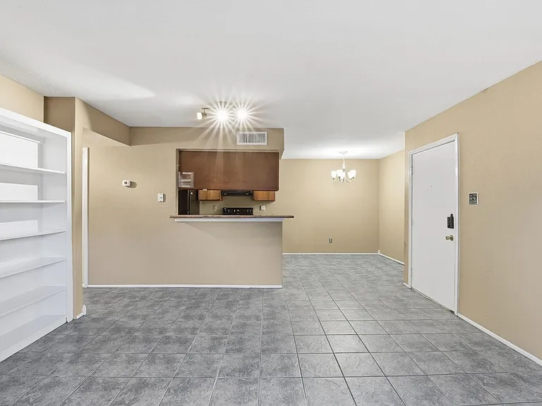 12905 Woodforest Blvd #711 — Photo 11