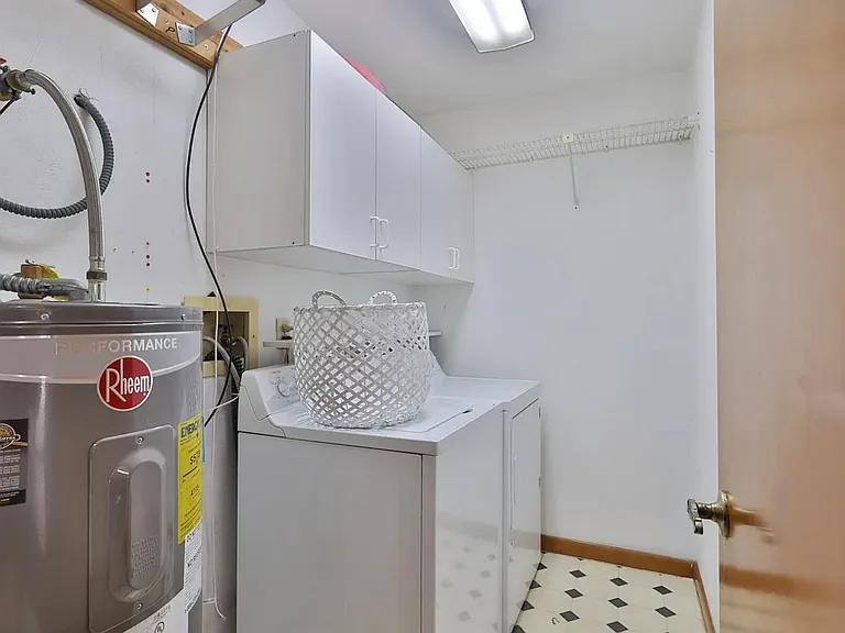 55 Bay Harbour Dr — Photo 24