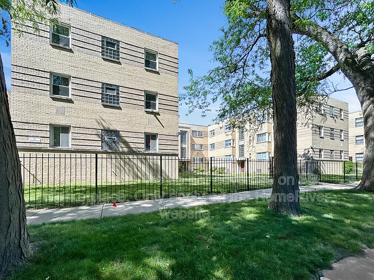 2038 E 72nd Pl #3 — Photo 13