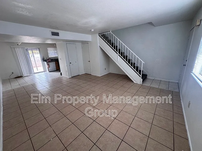 2 bed, 1.5 bath, 1080 sqft, $1,250 — Photo 2