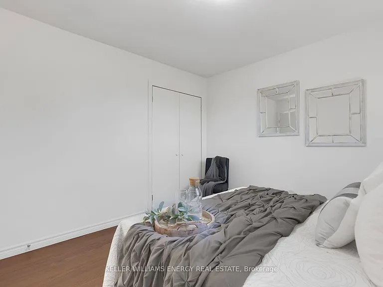 337 Oshawa Blvd N #FRONT — Photo 19