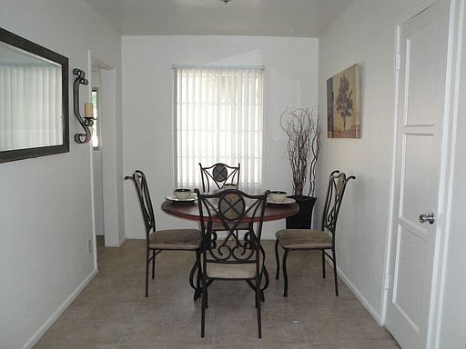 4th image of 661 W Pomona Blvd APT D
