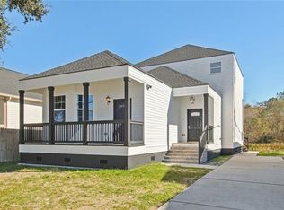 424 Cougar Dr, Arabi, LA 70032