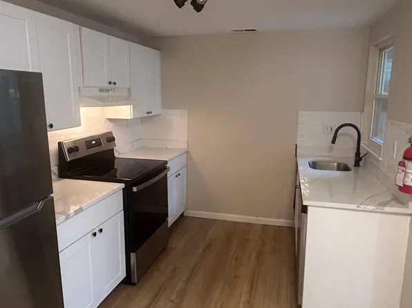 110 Pheasant Meadows Dr, Absecon, NJ 08205