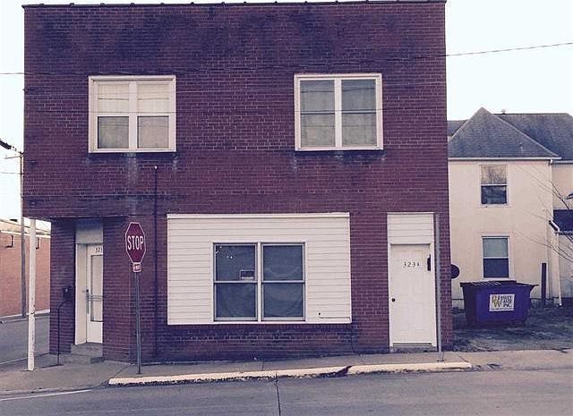 2nd image of 121 N Georgia St