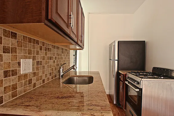 Rented by Compass | media 9