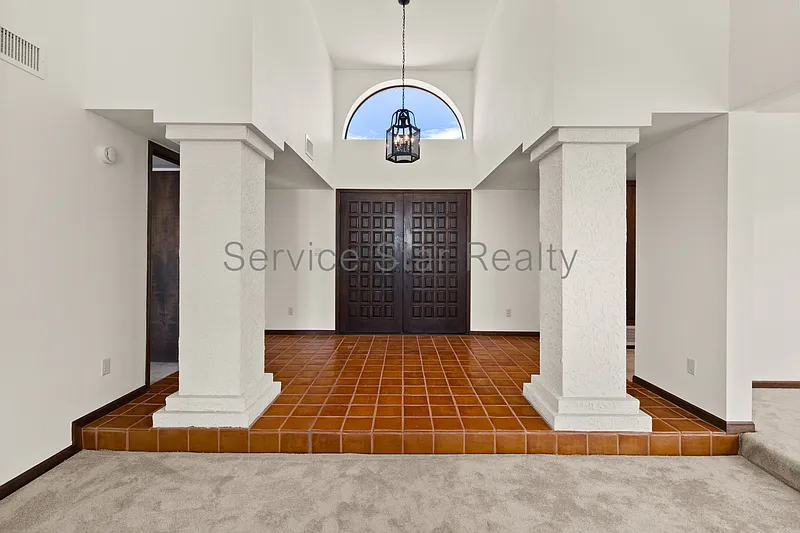 4 bed, 2.5 bath, 3049 sqft, $3,999 — Photo 4