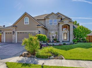 625 Pheasant Creek Dr, Central Point, OR 97502