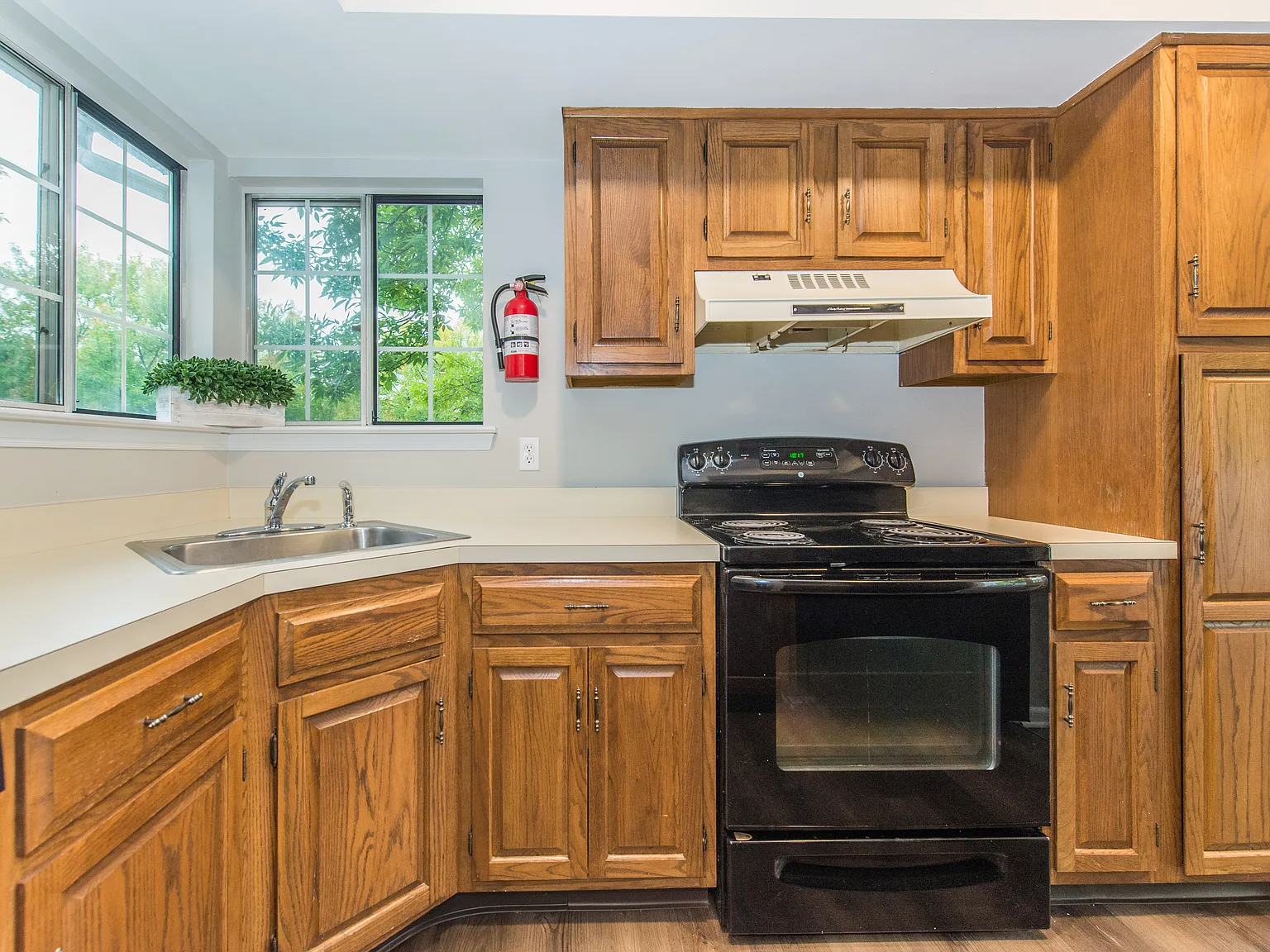 2 bed, 832 sqft, $2,450 — Photo 1