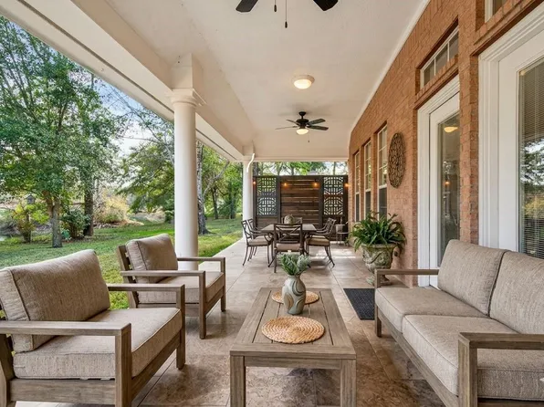 13 Wedgewood Blvd, Conroe, TX 77304