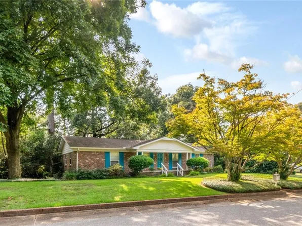 230 Cache Cir, Chickasaw, AL 36611