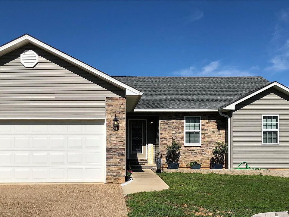 1st image of 302 Murfield Dr