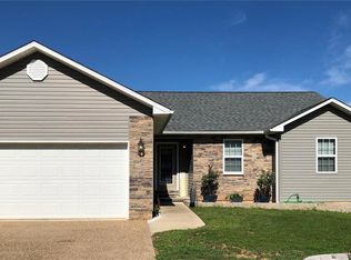 302 Murfield Dr, Poplar Bluff, MO 63901