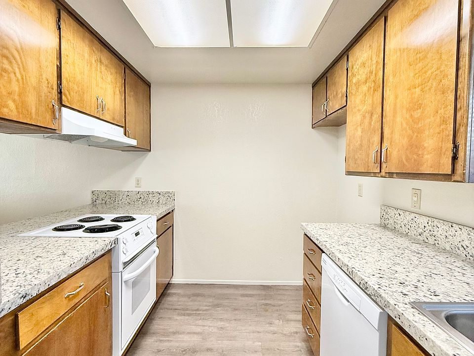 1st image of 411 N Lincoln Ave Unit A